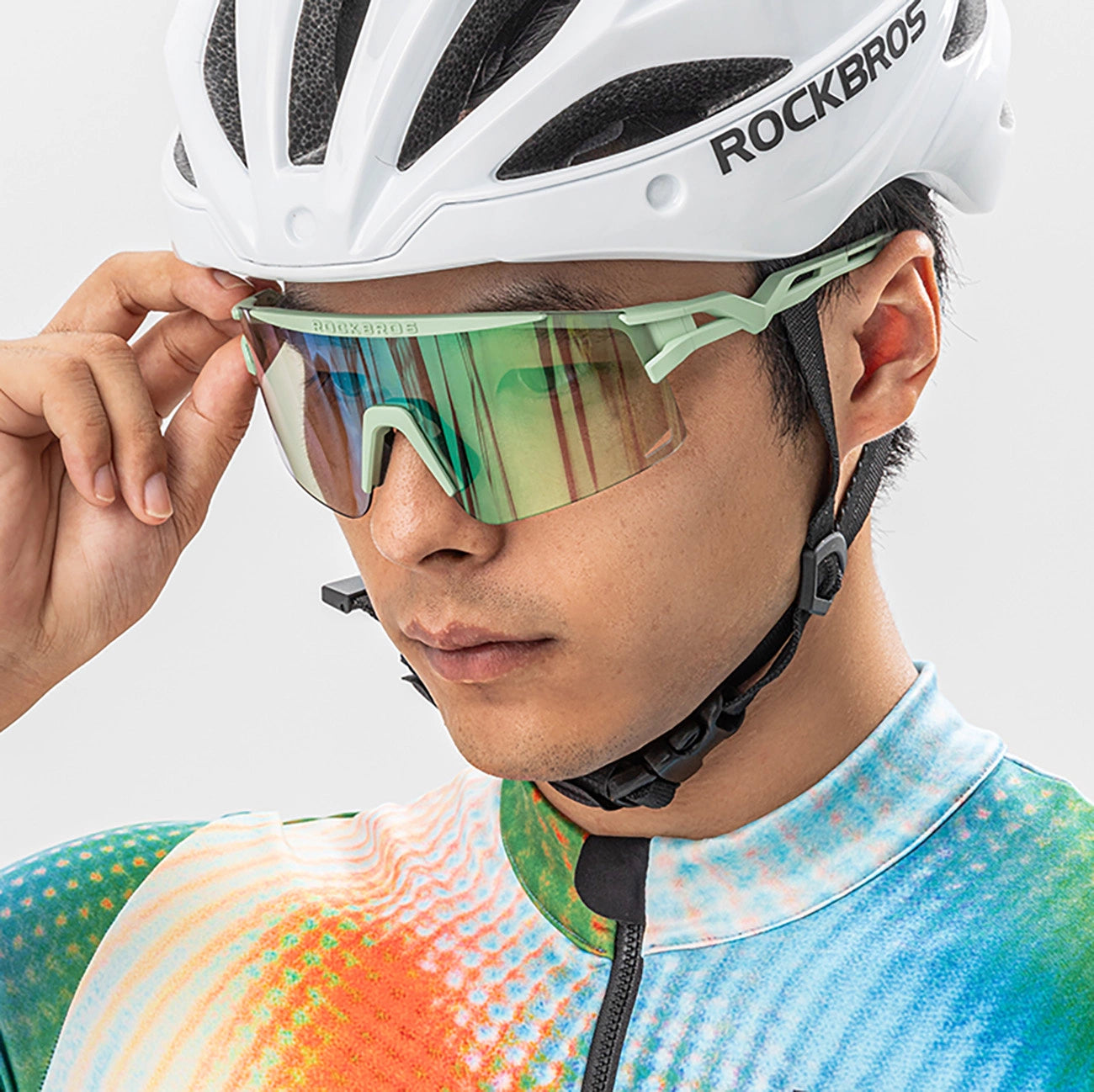 Rockbros Photochromic Cycling Glasses with UV Protection and Corrective Insert – White_2