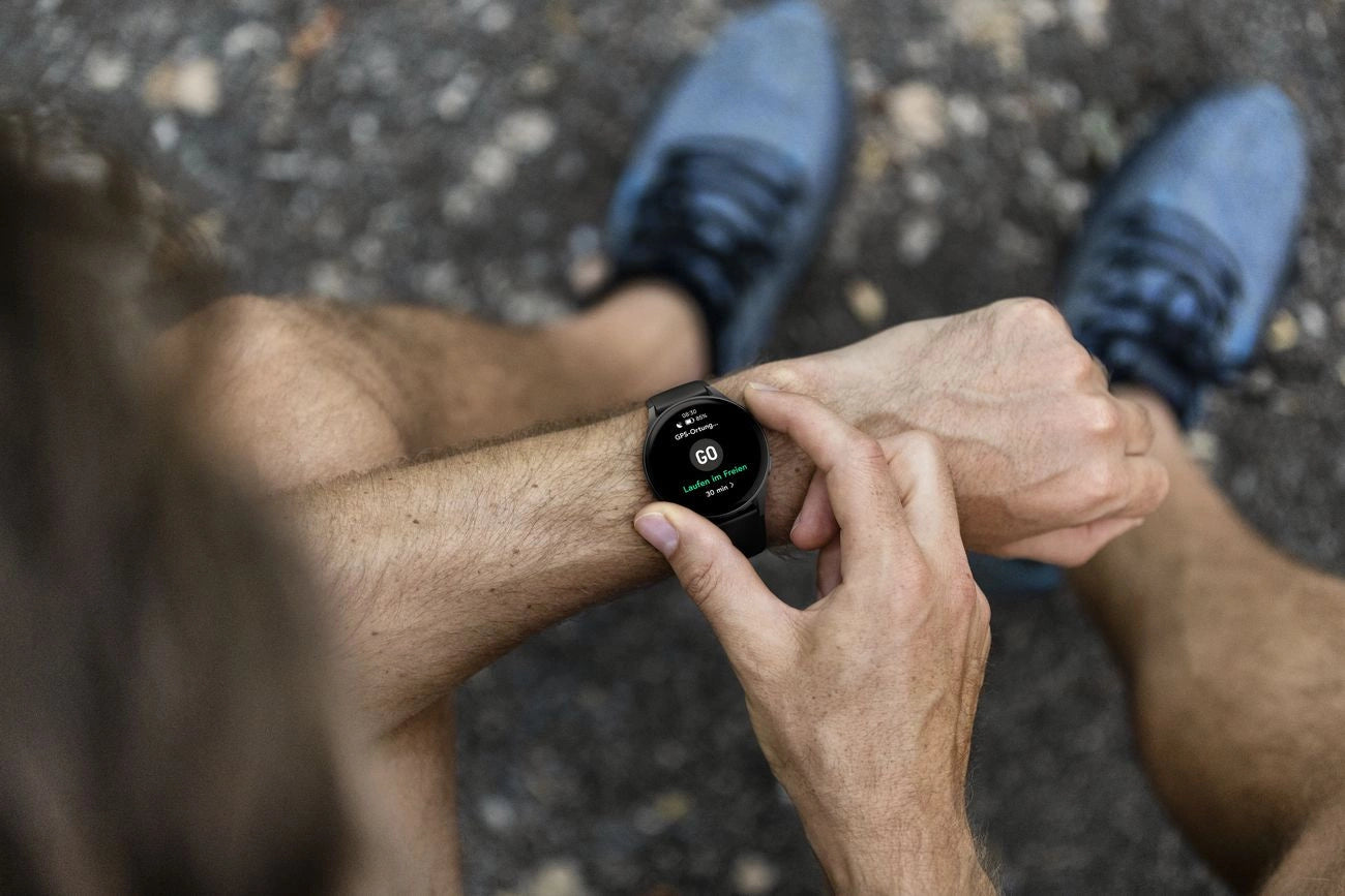 Hama 8900 GPS AMOLED Smartwatch 1.43" with Silicone Strap - Black_11