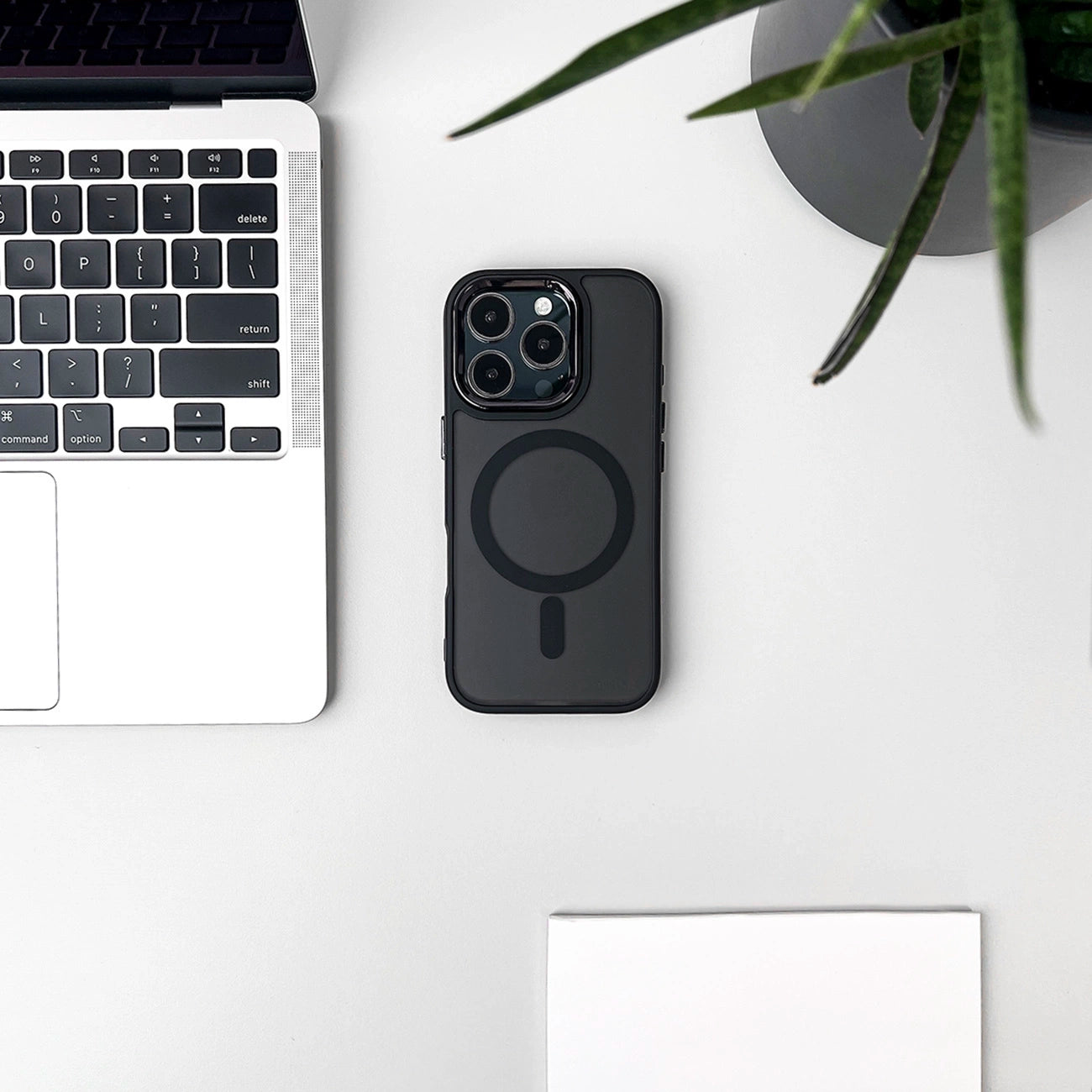 Fashion Case with MagSafe for iPhone 16e - Black_6