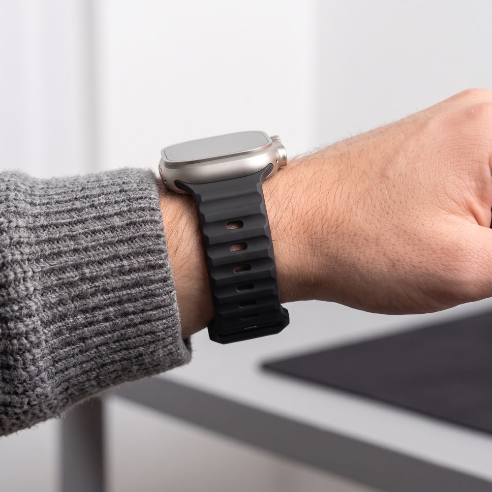 Tech-Protect Silicone Line Strap for Apple Watch 44 / 45 / 46 / 49 mm - Black_6