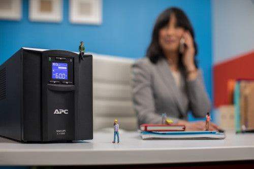 APC SMC1500IC sistema de alimentaciÃ³n ininterrumpida (UPS) LÃ­nea interactiva 1,5 kVA 900 W 8 salidas AC_11