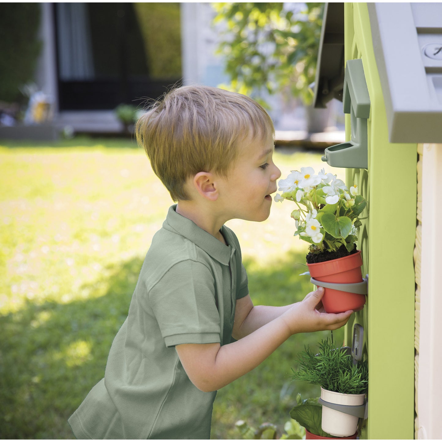 Casa Infantil Smoby Life Garden com Área de Jardinagem