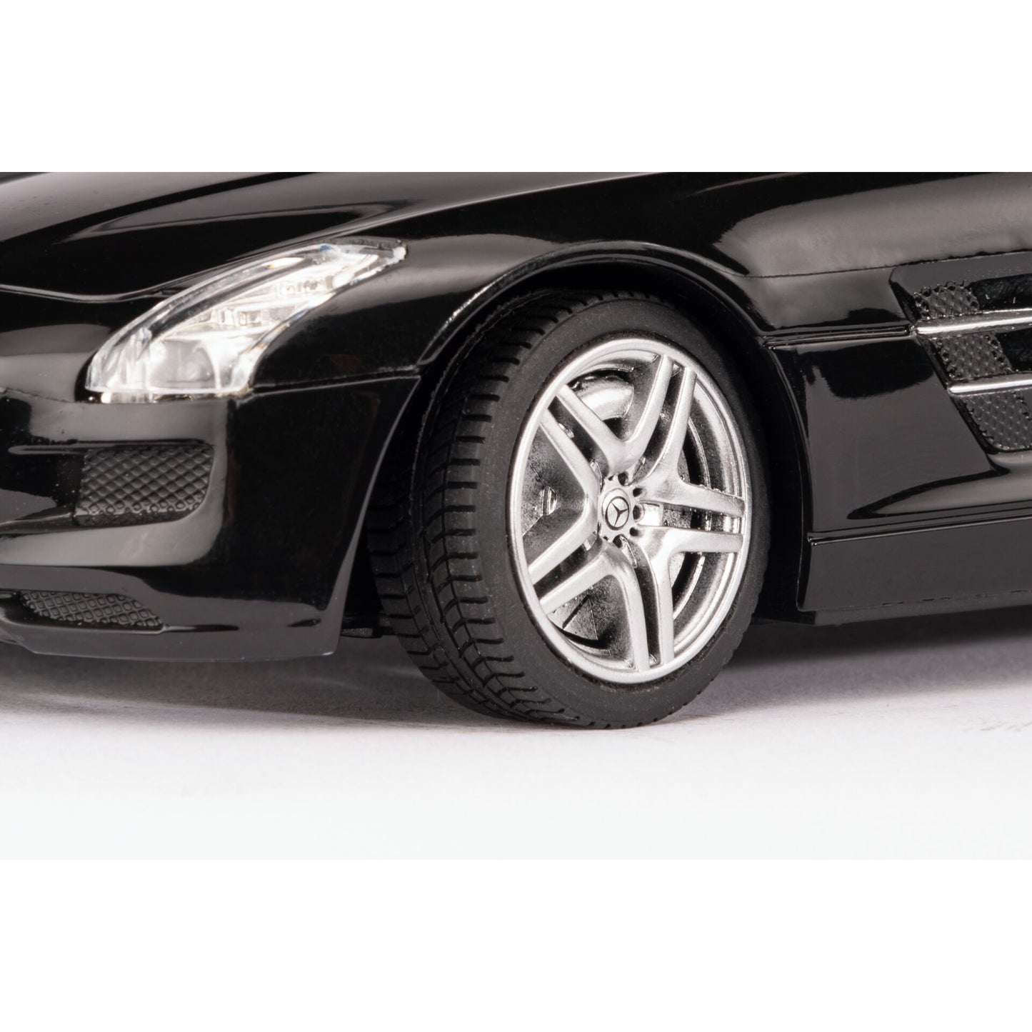 Carro RC Mercedes-Benz SLS AMG 1:24 2.4GHz RTR Preto