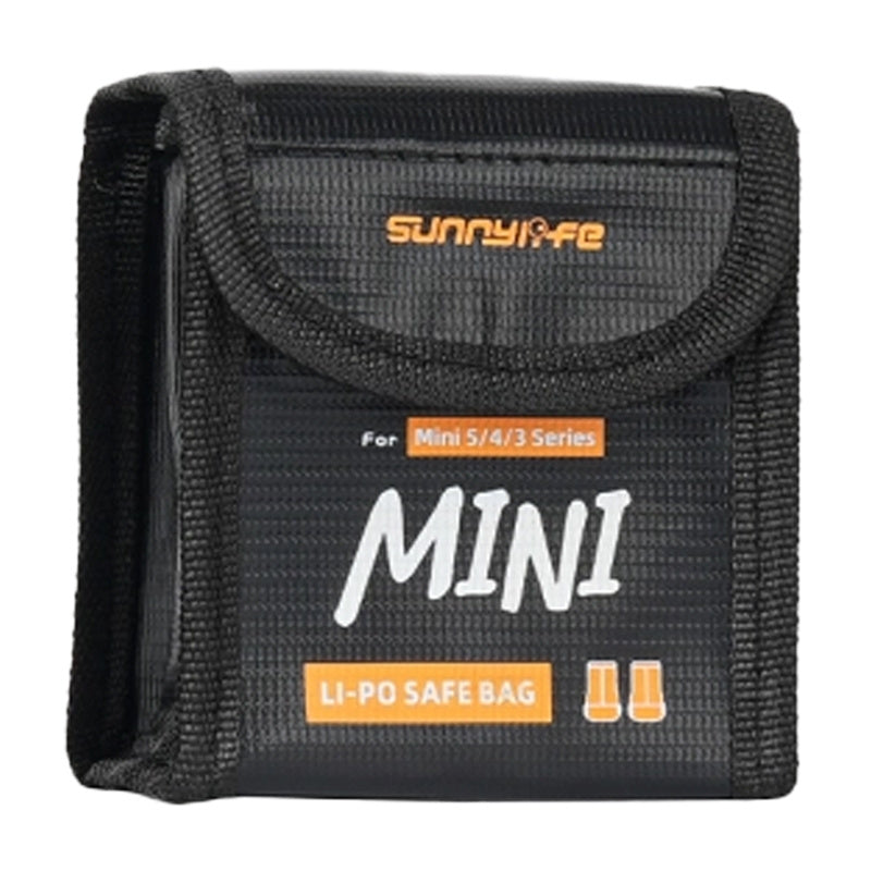 Etui on the Mini 5 Pro's Sunnylife battery (on 2 batteries)_0