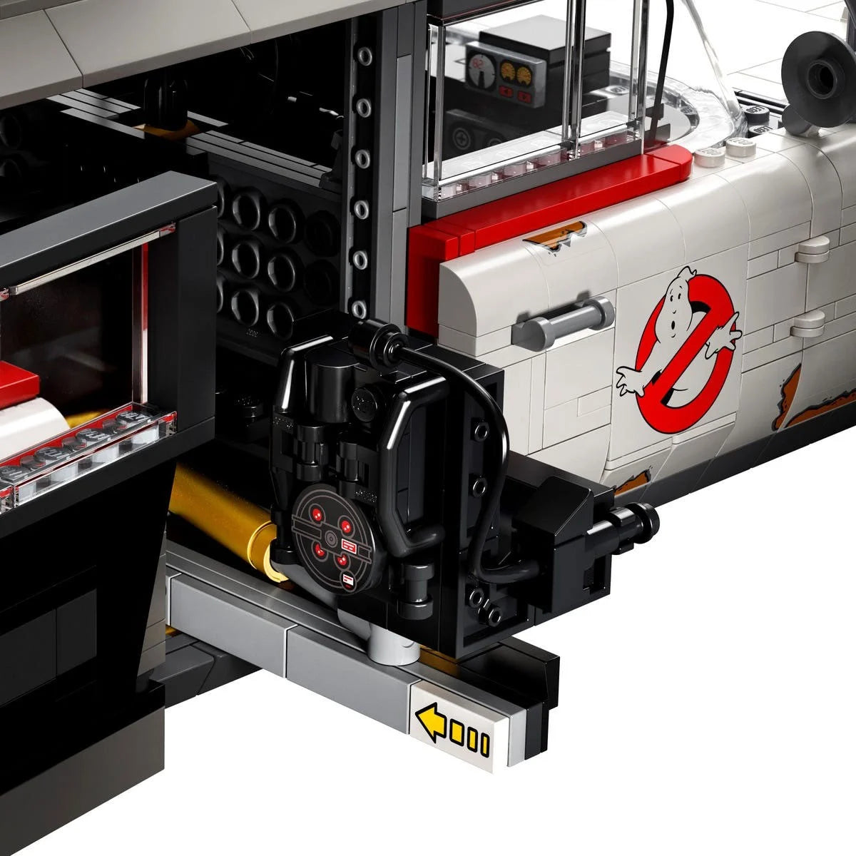 LEGO ICONS: Ghostbusters ECTO-1 | Idades 18+ | 2352