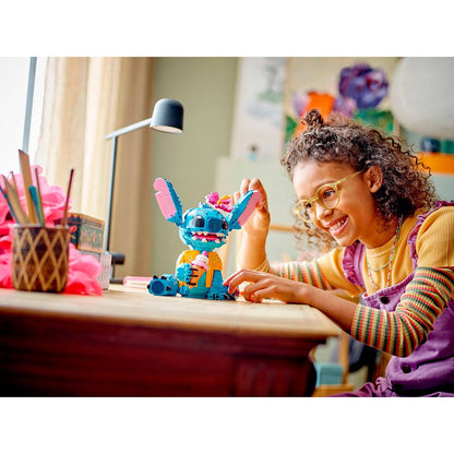 LEGO Disney: Stitch | Idades 9+ | 730 Peças | Item 43249