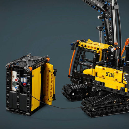 LEGO Technic: Camião Volvo FMX e Escavadora Elétrica EC230 | Idades 10+ | 2274 Peças | Item 42175