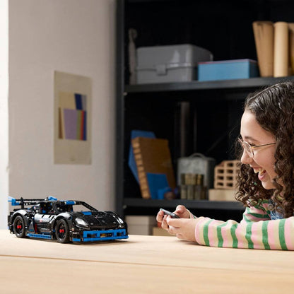LEGO Technic: Carro de Corrida Porsche GT4 e-Performance | Idades 10+ | 834 Peças | Item 42176