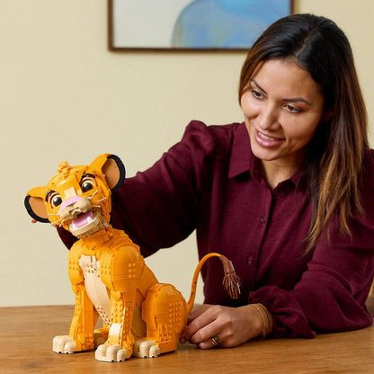 LEGO Disney: Pequeno Simba, o Rei Leão | Idades 18+ | 1445 Peças | Item 43247