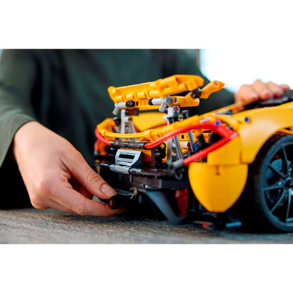 LEGO Technic: McLaren P1™ | Idades 18+ | 3893 Peças | Item 42172