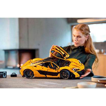 LEGO Technic: McLaren P1™ | Idades 18+ | 3893 Peças | Item 42172