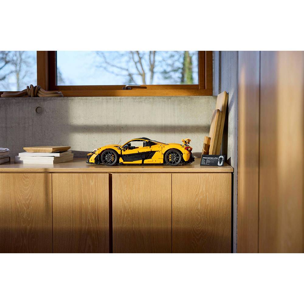LEGO Technic: McLaren P1™ | Idades 18+ | 3893 Peças | Item 42172