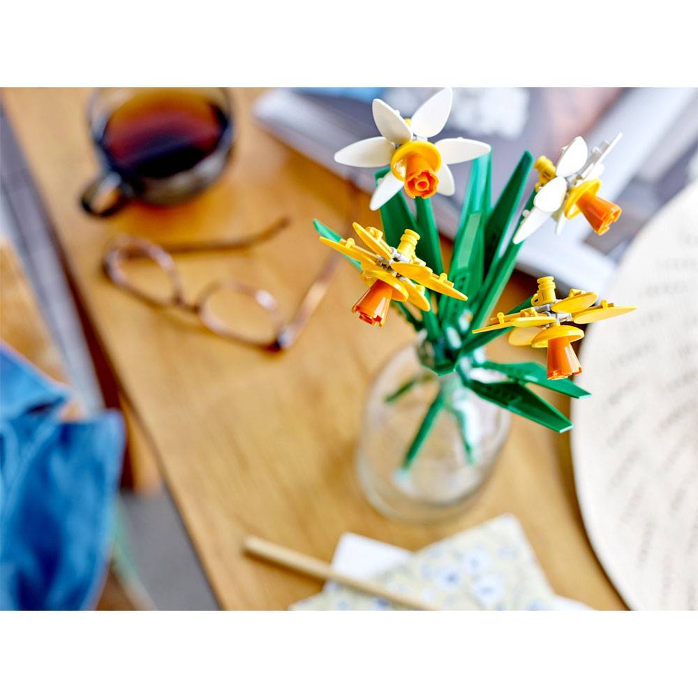 LEGO: Narcisos | Idades 8+ | 216 Peças | Item 40747
