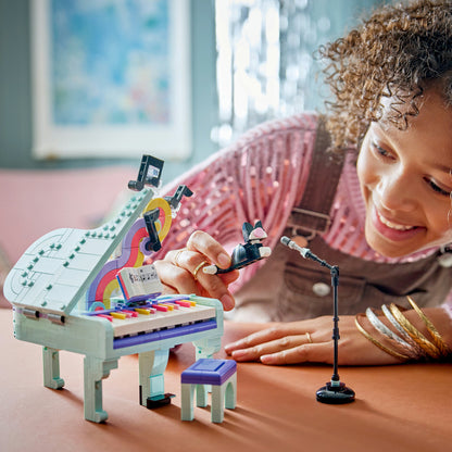 LEGO Creator 3 em 1 Piano Decorativo com Gato 31392