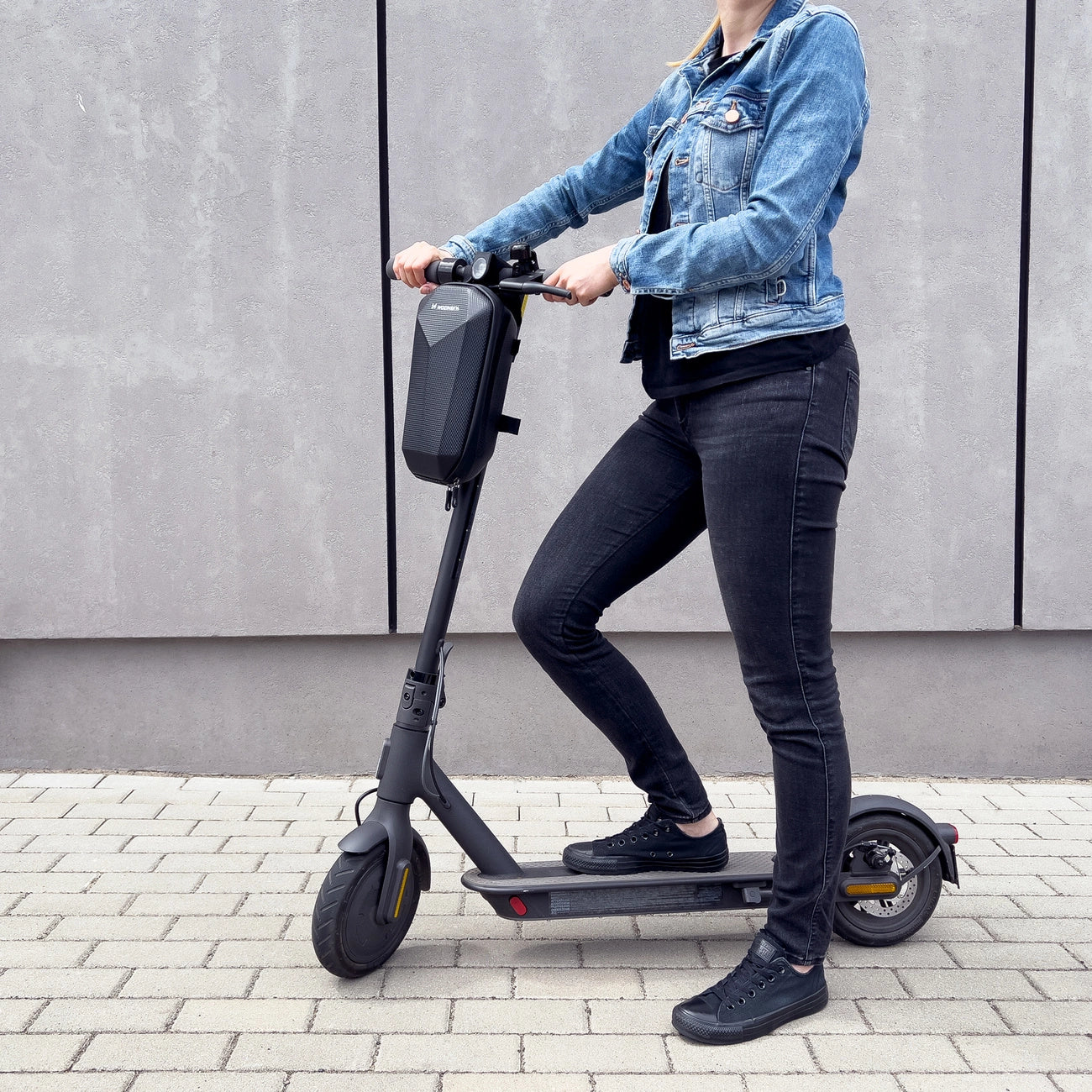 Wozinsky waterproof scooter handlebar bag 4l handlebar bag black (WSB2BK)_2