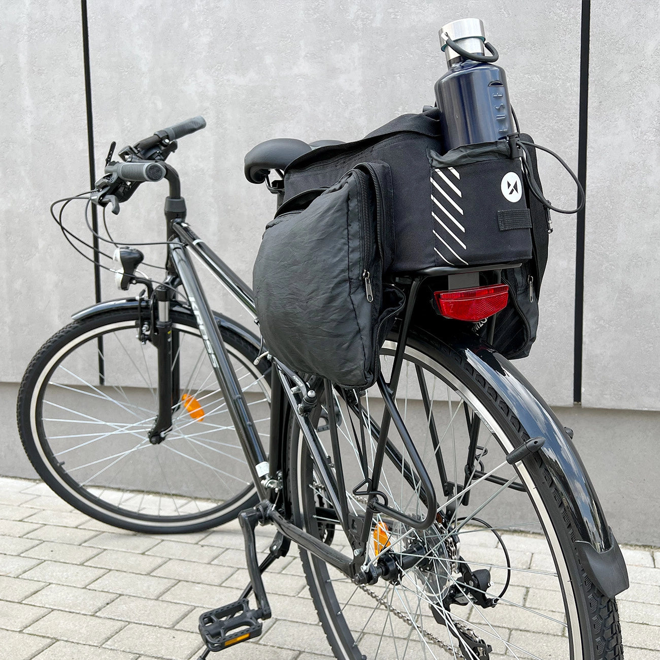 Wozinsky bike carrier bag with 9l shoulder strap (rain cover included) black (WBB22BK)_15