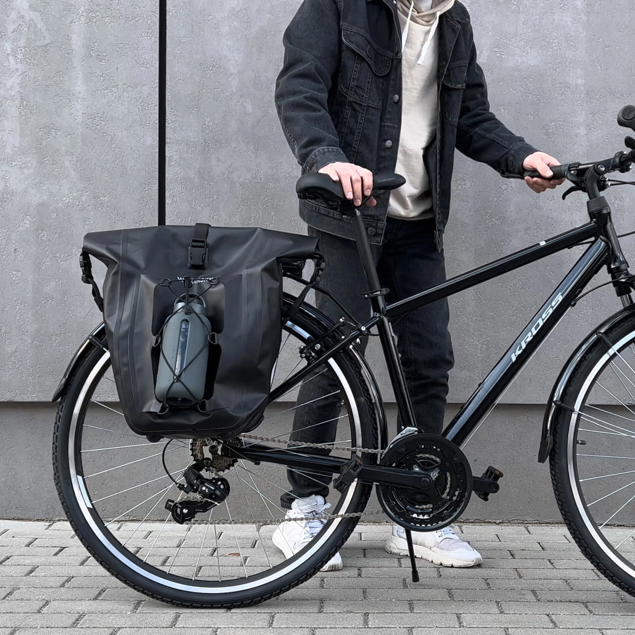 Wozinsky waterproof bicycle bag trunk pannier 25l black (WBB24BK)_16