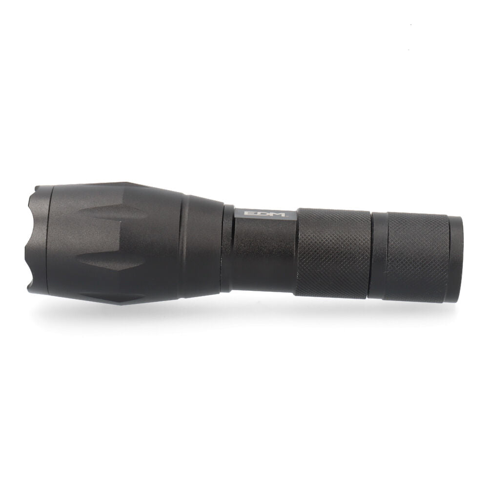 Lanterna de Alumínio c/ Zoom 1 LED 3 x AAA (Pilhas Incluídas)