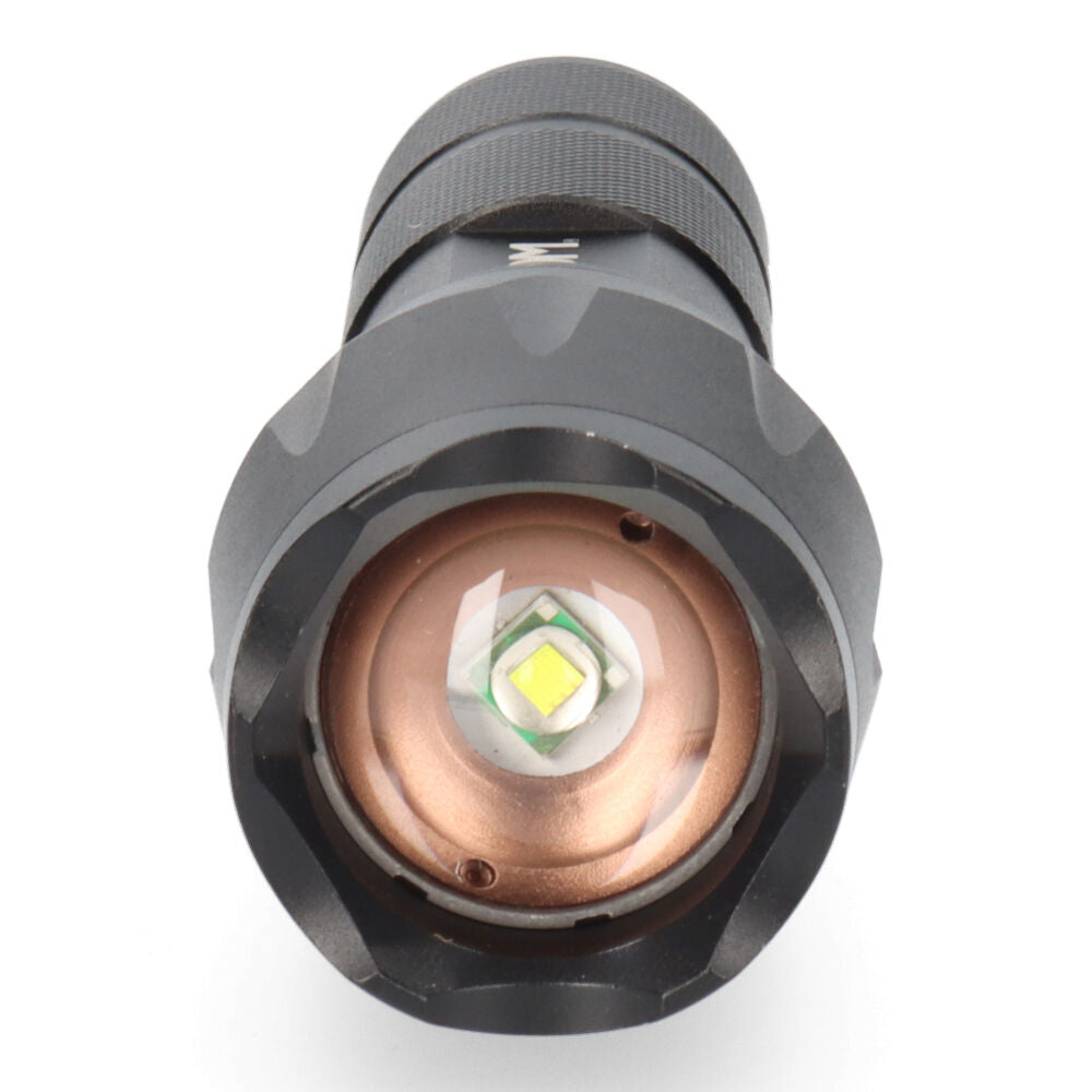 Lanterna de Alumínio c/ Zoom 1 LED 3 x AAA (Pilhas Incluídas)