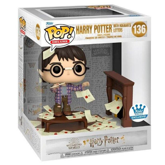 Figura POP Deluxe Harry Potter Anniversary Harry Potter with Hogwarts Letters Exclusive_0