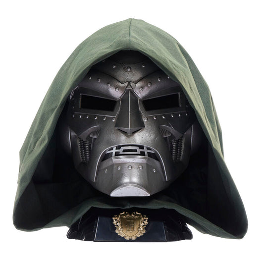 Casco premium Doctor Doom Marvel Legends_0