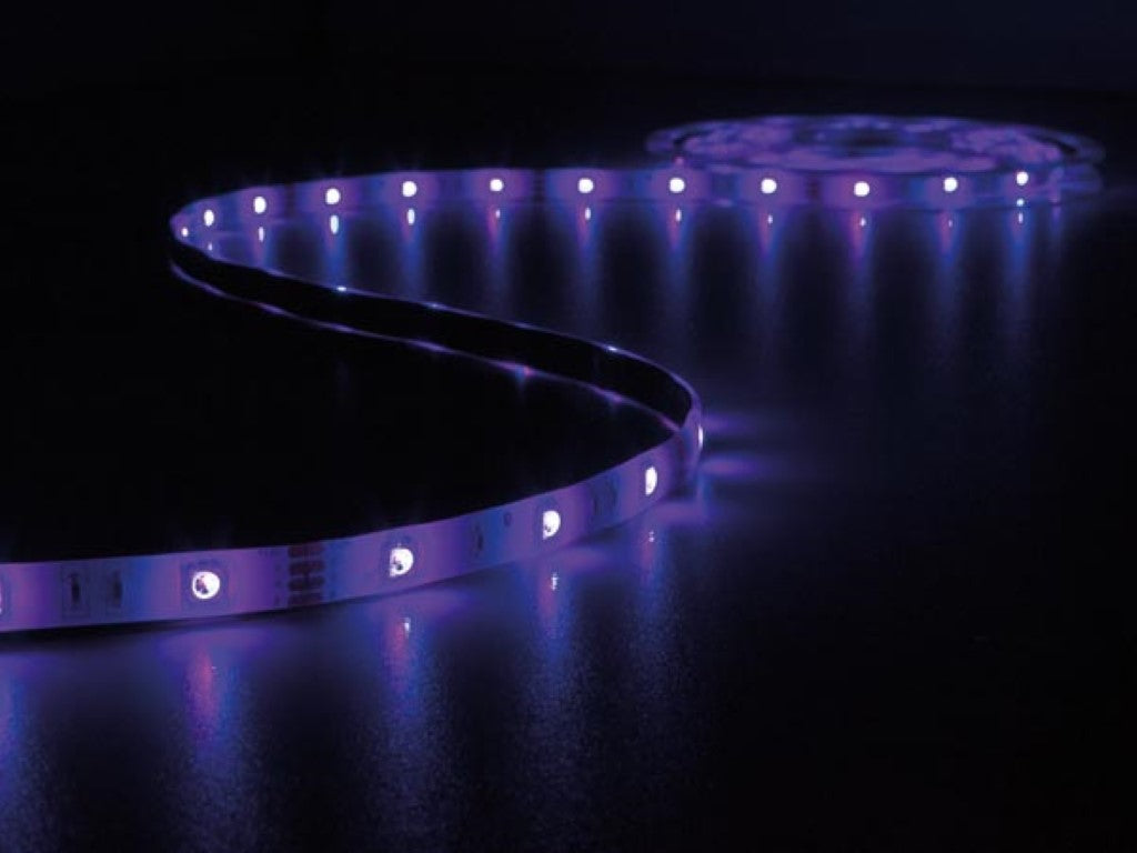 CONJUNTO COM FAIXA LED FLEXÍVEL COM CONTROLO ATRAVÉS DO SOM, CONTROLADOR E FONTE DE ALIMENTAÇÃO - RGB - 150 LEDs - 5 m - 12 VDC_0