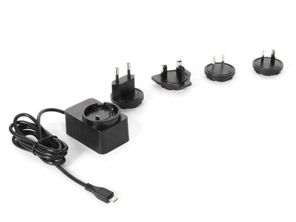 CARREGADOR UNIVERSAL COM CONETOR MICRO-USB - 5 VDC - 2.5 A com 4 fichas de viagem_0